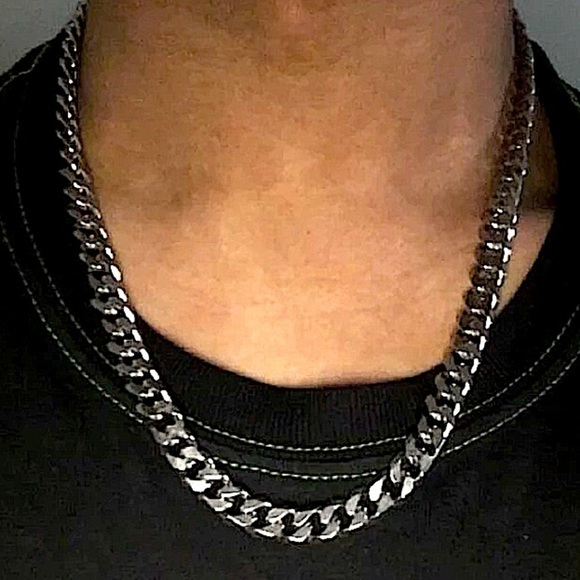 STAINLESS STEEL CHAIN LINK NECKLACE - Picture 1 of 9